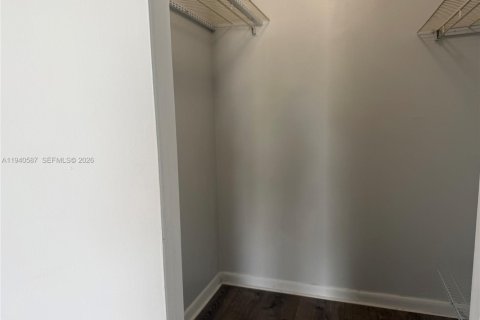 Condo in Miami, Florida, 1 bedroom  № 1997818 - photo 8