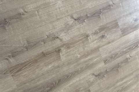 Condo in Miami, Florida, 1 bedroom  № 1997818 - photo 12