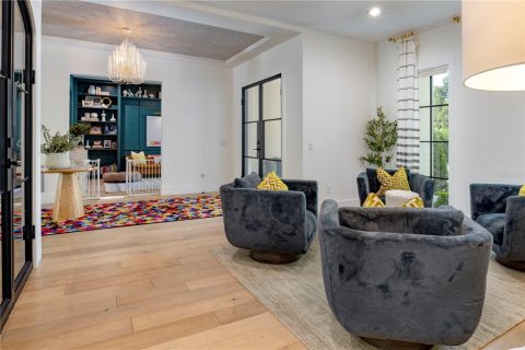 House in Winter Park, Florida 5 bedrooms, 623.19 sq.m. № 1917850 - photo 13