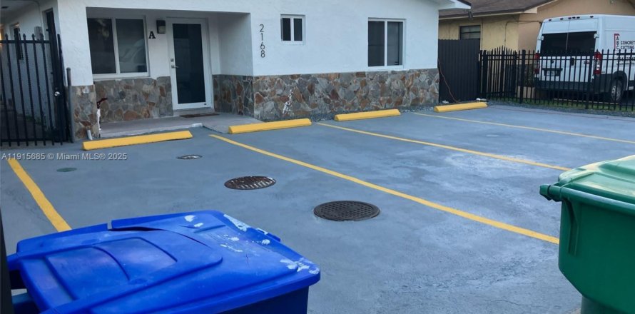 Villa ou maison à Miami, Floride 2 chambres, 204.57 m2 № 1971440