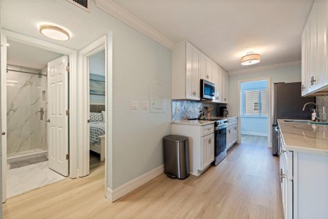 Copropriété à vendre à Treasure Island, Floride: 2 chambres, 72.84 m2 № 2402975 - photo 10