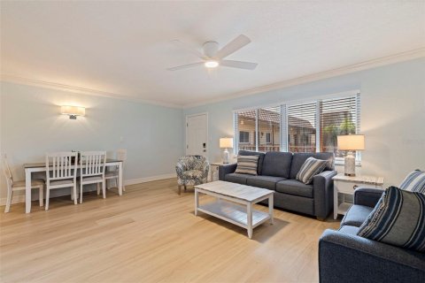 Copropriété à vendre à Treasure Island, Floride: 2 chambres, 72.84 m2 № 2402975 - photo 7