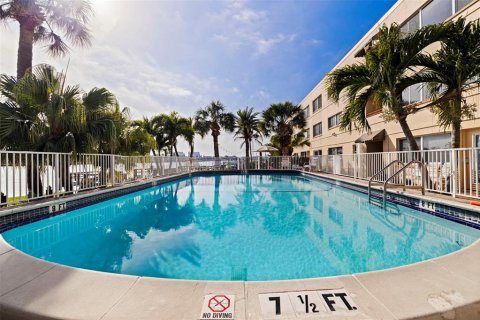 Copropriété à vendre à Treasure Island, Floride: 2 chambres, 72.84 m2 № 2402975 - photo 18