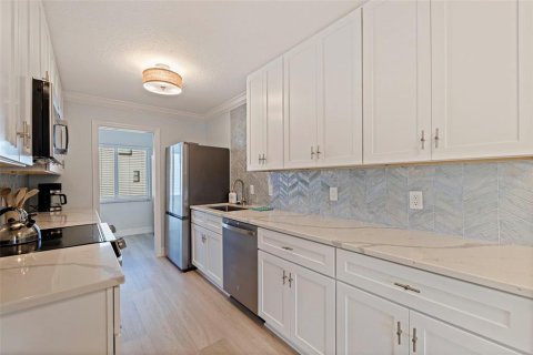 Copropriété à vendre à Treasure Island, Floride: 2 chambres, 72.84 m2 № 2402975 - photo 5