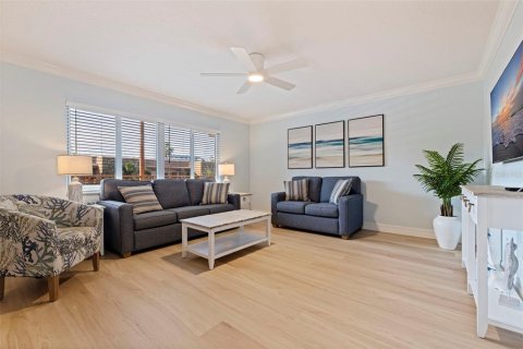 Copropriété à vendre à Treasure Island, Floride: 2 chambres, 72.84 m2 № 2402975 - photo 3