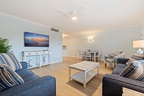 Copropriété à vendre à Treasure Island, Floride: 2 chambres, 72.84 m2 № 2402975 - photo 6