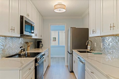 Copropriété à vendre à Treasure Island, Floride: 2 chambres, 72.84 m2 № 2402975 - photo 4