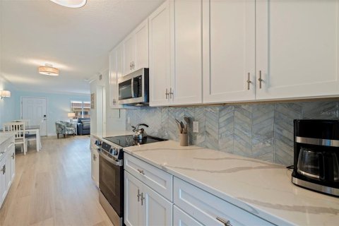 Copropriété à vendre à Treasure Island, Floride: 2 chambres, 72.84 m2 № 2402975 - photo 9