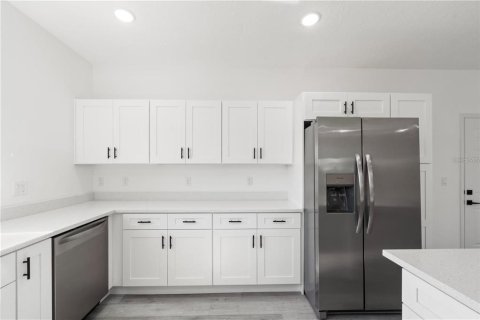 Villa ou maison à louer à Clermont, Floride: 3 chambres, 131.27 m2 № 2381169 - photo 8