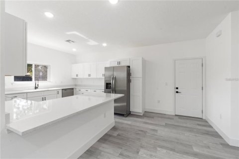 Villa ou maison à louer à Clermont, Floride: 3 chambres, 131.27 m2 № 2381169 - photo 12