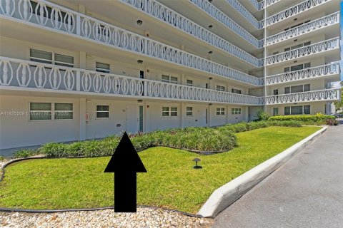 Condo in Hillsboro Beach, Florida, 2 bedrooms  № 1814228 - photo 12