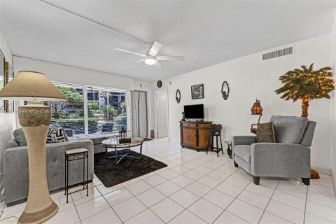Condo in Hillsboro Beach, Florida, 2 bedrooms  № 1814228 - photo 22