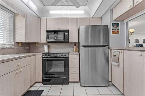 Condo in Hillsboro Beach, Florida, 2 bedrooms  № 1814228 - photo 16