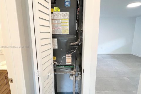 Снять в аренду кондоминиум в Майами, Флорида 2 спальни, 142.14м2, № 1950124 - фото 7