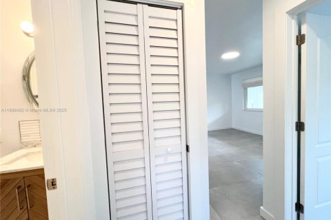 Снять в аренду кондоминиум в Майами, Флорида 2 спальни, 142.14м2, № 1950124 - фото 9