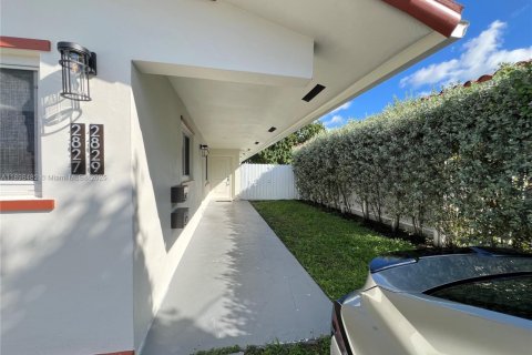 Снять в аренду кондоминиум в Майами, Флорида 2 спальни, 142.14м2, № 1950124 - фото 12