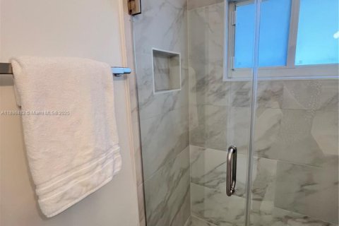 Снять в аренду кондоминиум в Майами, Флорида 2 спальни, 142.14м2, № 1950124 - фото 19
