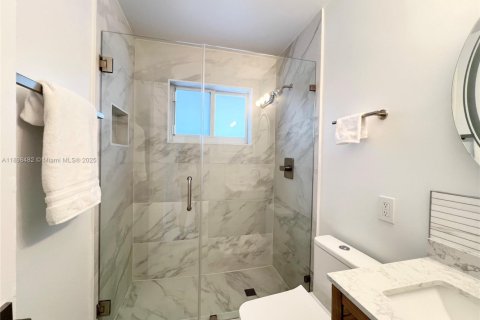 Снять в аренду кондоминиум в Майами, Флорида 2 спальни, 142.14м2, № 1950124 - фото 20