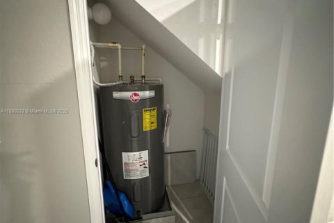 Купить таунхаус в Майами-Гарденс, Флорида 3 спальни, 133.97м2, № 2015392 - фото 4