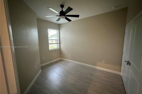 Купить таунхаус в Майами-Гарденс, Флорида 3 спальни, 133.97м2, № 2015392 - фото 22