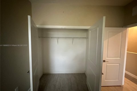 Купить таунхаус в Майами-Гарденс, Флорида 3 спальни, 133.97м2, № 2015392 - фото 23