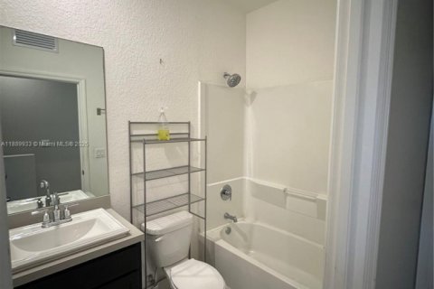 Купить таунхаус в Майами-Гарденс, Флорида 3 спальни, 133.97м2, № 2015392 - фото 18