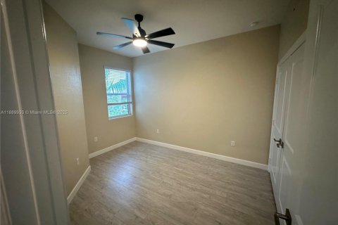 Купить таунхаус в Майами-Гарденс, Флорида 3 спальни, 133.97м2, № 2015392 - фото 25