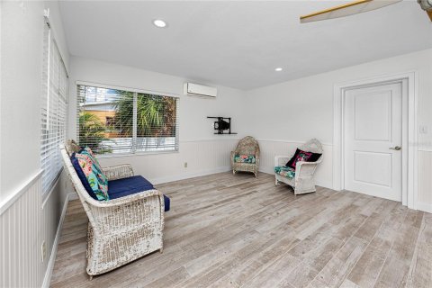 Villa ou maison à vendre à Madeira Beach, Floride: 2 chambres, 253.44 m2 № 2415585 - photo 19