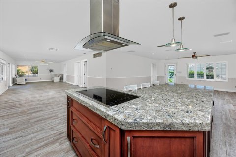 Villa ou maison à vendre à Madeira Beach, Floride: 2 chambres, 253.44 m2 № 2415585 - photo 10