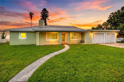 Villa ou maison à vendre à Madeira Beach, Floride: 2 chambres, 253.44 m2 № 2415585 - photo 2