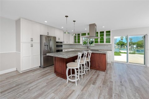 Villa ou maison à vendre à Madeira Beach, Floride: 2 chambres, 253.44 m2 № 2415585 - photo 4