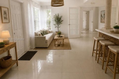 Купить виллу или дом в Корал-Гейблс, Флорида 3 спальни, 124.77м2, № 2085369 - фото 3