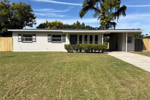 Villa ou maison à Brandon, Floride 3 chambres, 84.73 m2 № 2397085