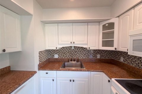 Villa ou maison à vendre à Brandon, Floride: 3 chambres, 84.73 m2 № 2397085 - photo 8