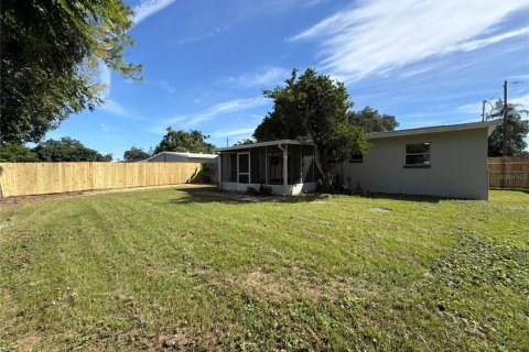 Villa ou maison à vendre à Brandon, Floride: 3 chambres, 84.73 m2 № 2397085 - photo 19