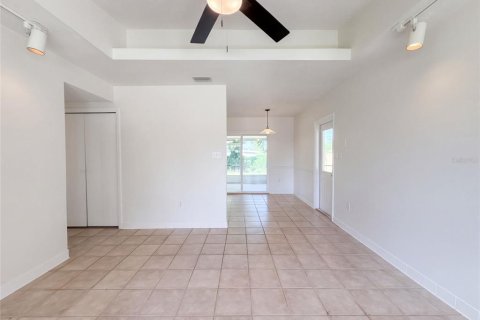 Villa ou maison à vendre à Brandon, Floride: 3 chambres, 84.73 m2 № 2397085 - photo 3
