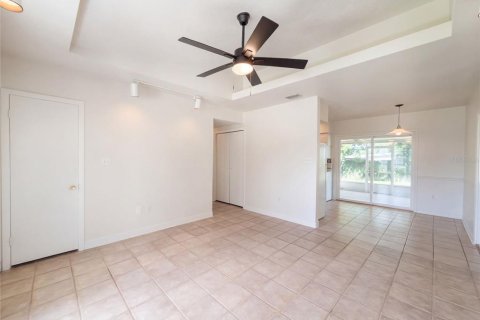 Villa ou maison à vendre à Brandon, Floride: 3 chambres, 84.73 m2 № 2397085 - photo 12