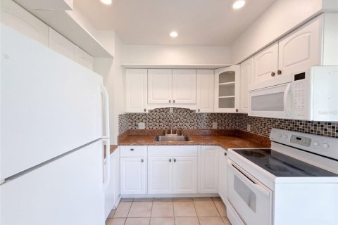 Villa ou maison à vendre à Brandon, Floride: 3 chambres, 84.73 m2 № 2397085 - photo 2