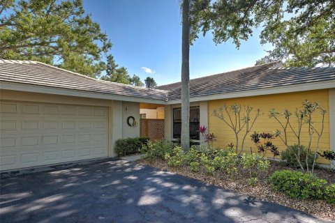 House in Venice, Florida 2 bedrooms, 113.15 sq.m. № 2151674