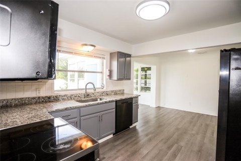 Villa ou maison à vendre à Seminole, Floride: 2 chambres, 97.73 m2 № 2273339 - photo 10