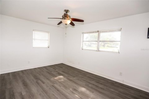 Villa ou maison à vendre à Seminole, Floride: 2 chambres, 97.73 m2 № 2273339 - photo 18