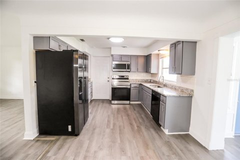 Villa ou maison à vendre à Seminole, Floride: 2 chambres, 97.73 m2 № 2273339 - photo 9