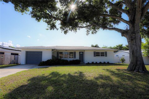 Villa ou maison à Seminole, Floride 2 chambres, 97.73 m2 № 2273339