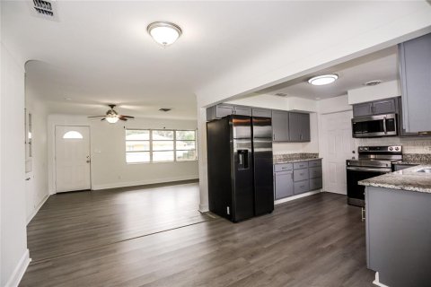 Villa ou maison à vendre à Seminole, Floride: 2 chambres, 97.73 m2 № 2273339 - photo 11