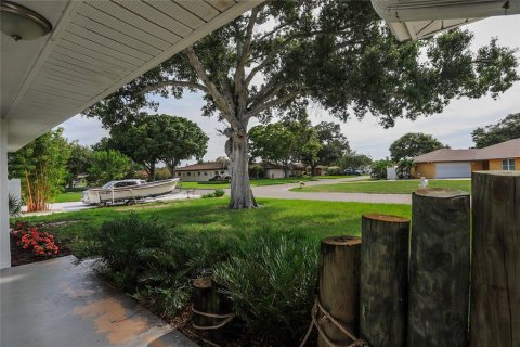 Villa ou maison à vendre à Seminole, Floride: 2 chambres, 97.73 m2 № 2273339 - photo 2