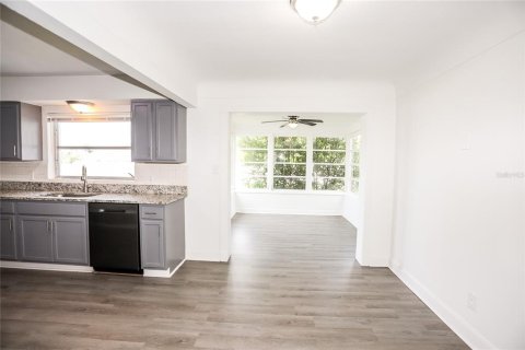 Villa ou maison à vendre à Seminole, Floride: 2 chambres, 97.73 m2 № 2273339 - photo 12