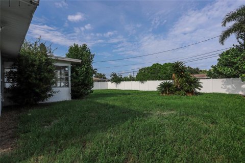 Villa ou maison à vendre à Seminole, Floride: 2 chambres, 97.73 m2 № 2273339 - photo 5
