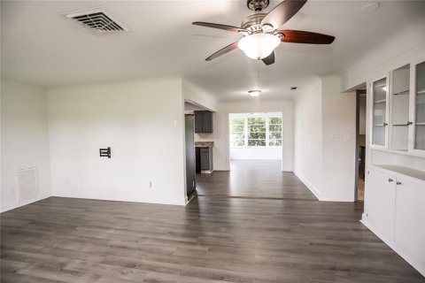 Villa ou maison à vendre à Seminole, Floride: 2 chambres, 97.73 m2 № 2273339 - photo 8