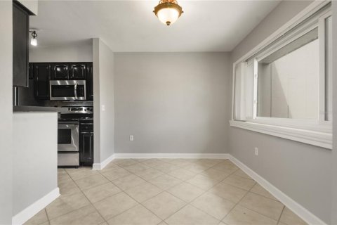 Condo in Orlando, Florida, 1 bedroom  № 1527998 - photo 8