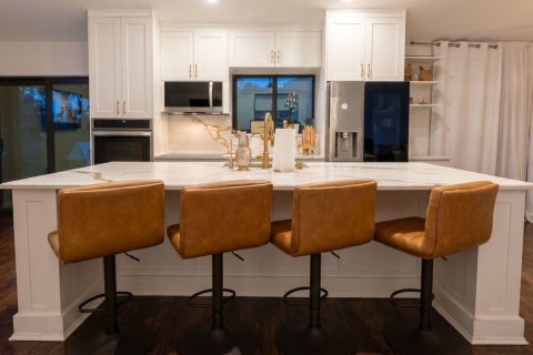 House in Wellington, Florida 4 bedrooms, 169.92 sq.m. № 2269901 - photo 9